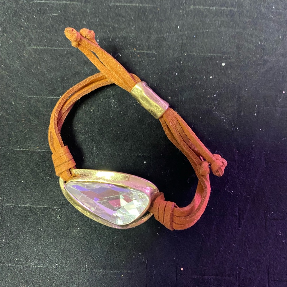 Elegant Gold and Brown Bracelet with Crystal Accent